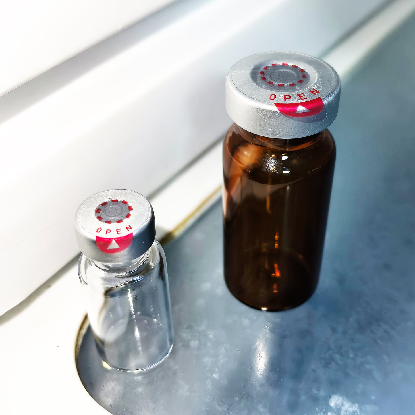 Laboratory Circle Sealing Sticker Self Adhesive Sealing Labels for 13mm /20 mm Aluminum Plastics Caps, Leak-Proof ,20pcs